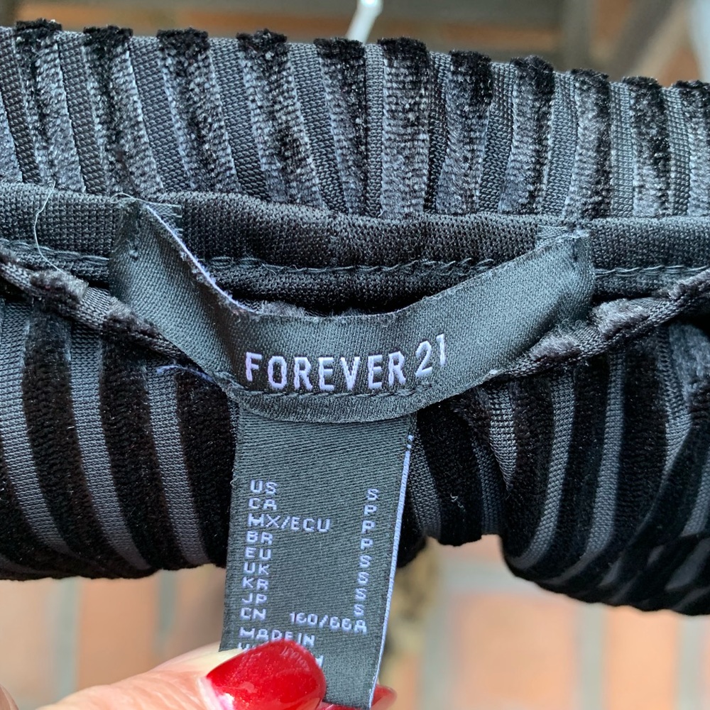 Black velvet 70’s bell bottom pants. - Picture 2 of 6